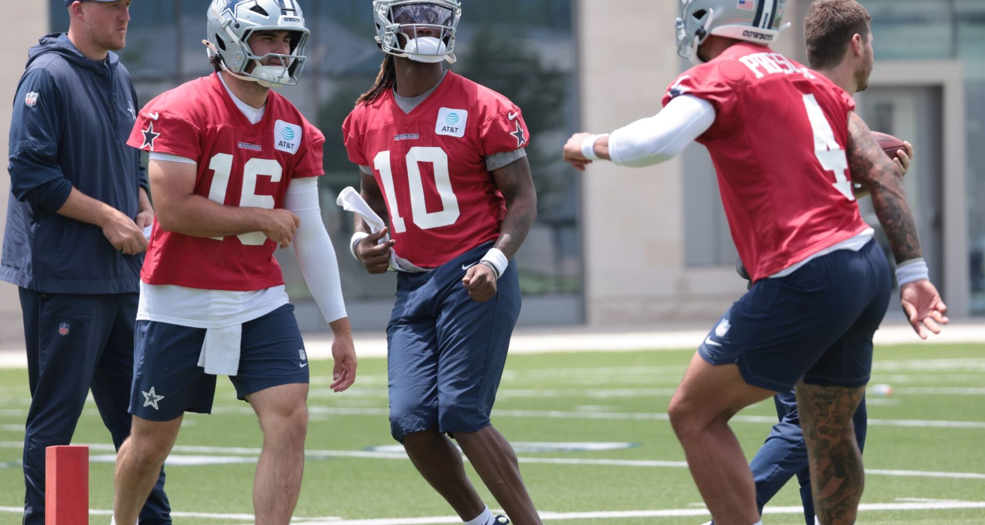 Cowboys roster projection: Notable cuts, darkhorse candidates and more