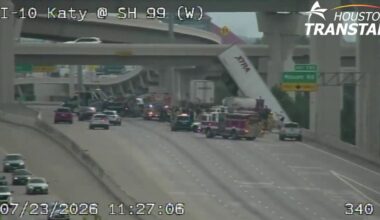 Houston traffic: 18-wheeler falls from Katy Freeway near SH-99