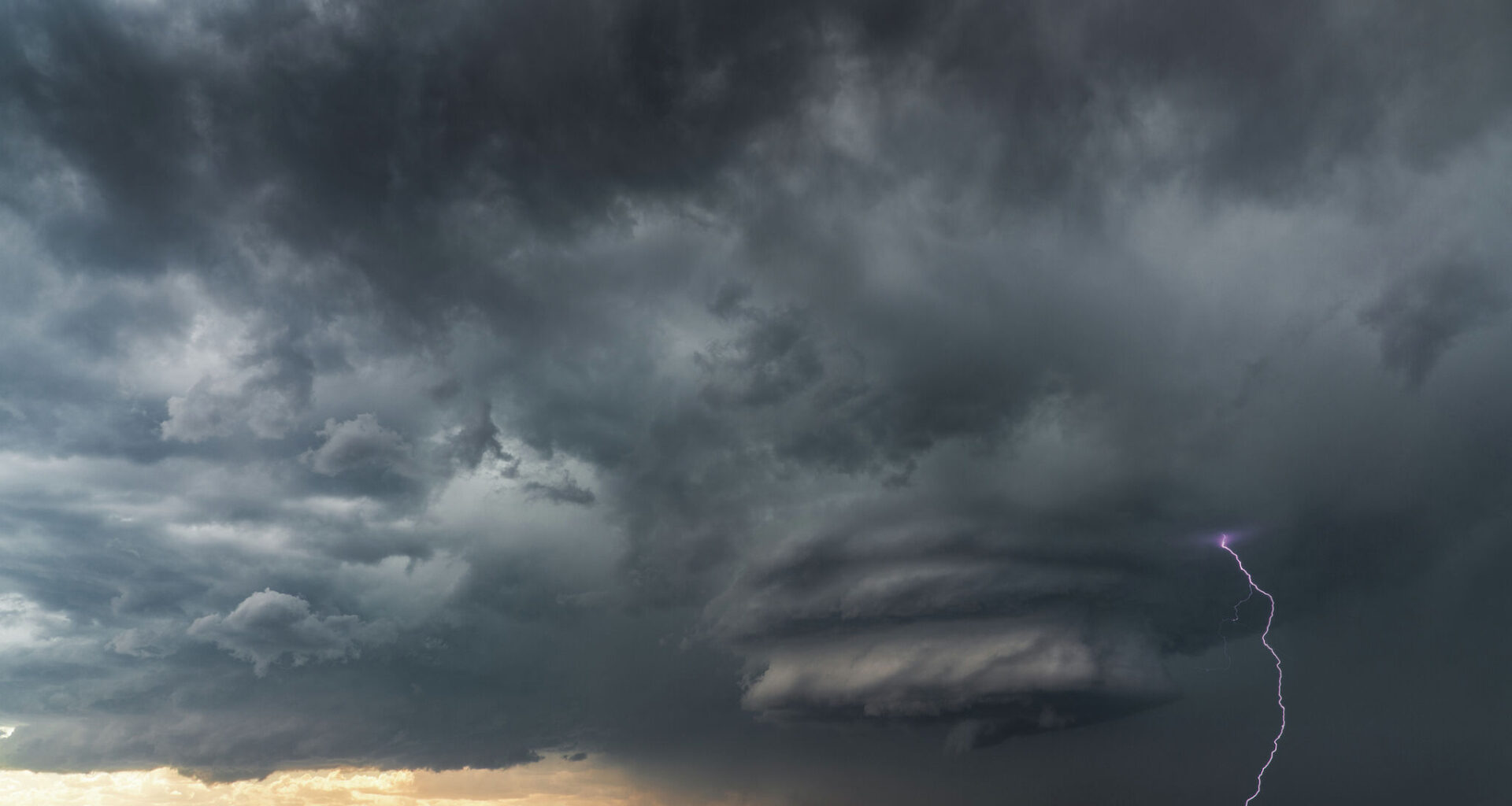 Hail, severe storms threaten Texas towns as storms barrel in