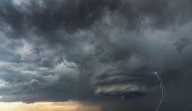 Hail, severe storms threaten Texas towns as storms barrel in