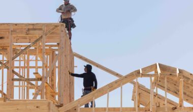 Will tariffs hurt America's biggest homebuilder, D.R. Horton?