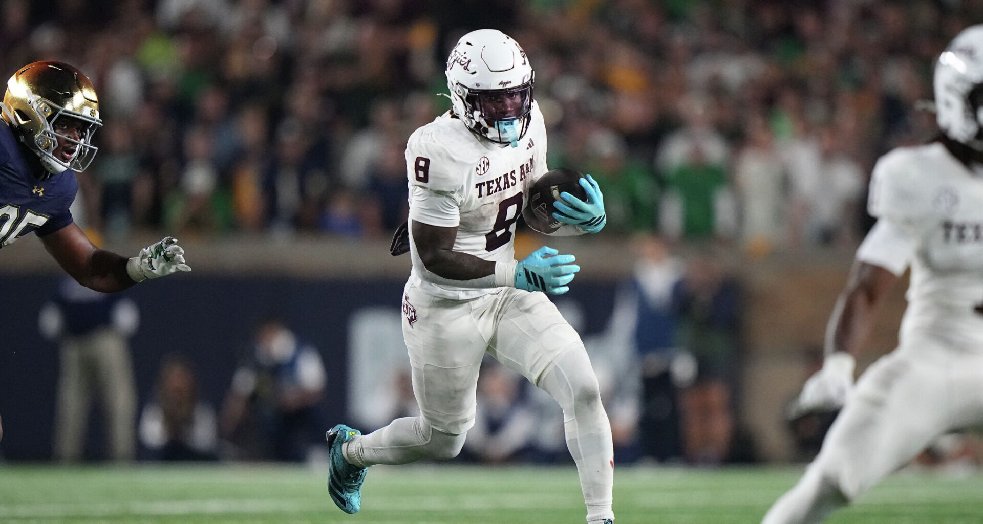 Former Texas A&M star arrested after 2-year-old son shoots self