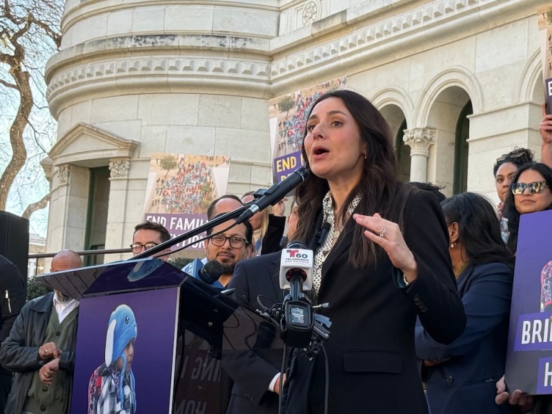 Gina Hinojosa calls on rival Gov. Greg Abbott to issue moratorium on new data centers