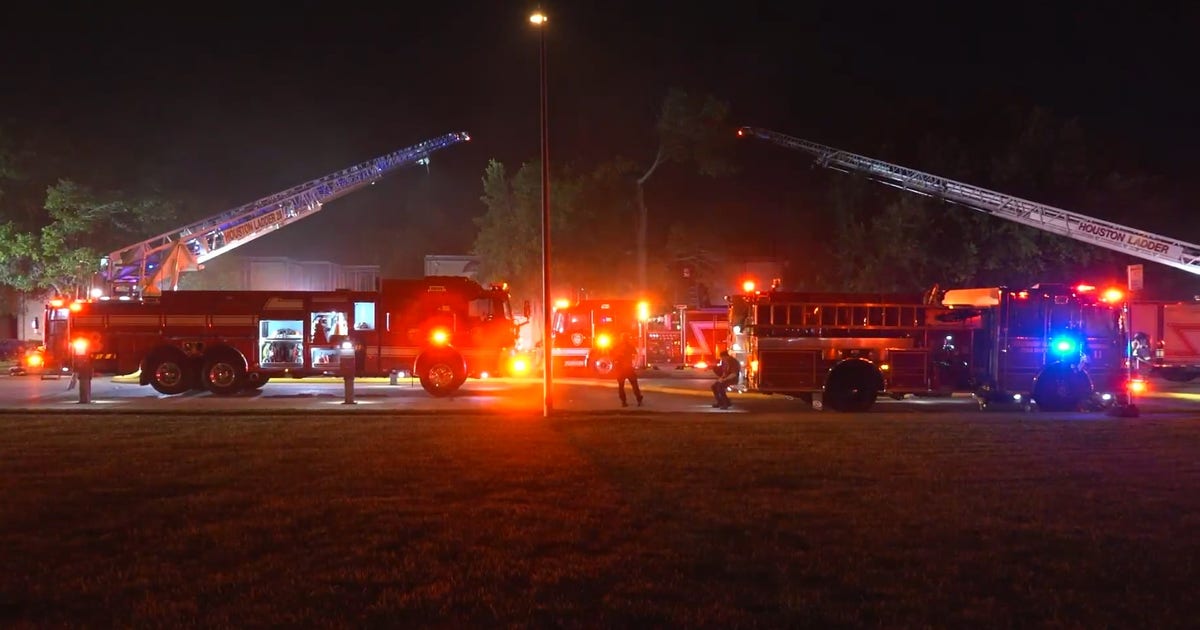 Houston Bellaire apartment fire: At least 16 units damaged
