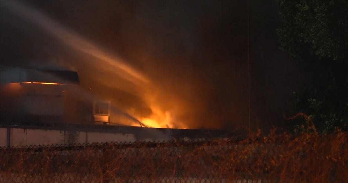 Firefighters battle 2-alarm fire at abandoned Houston school