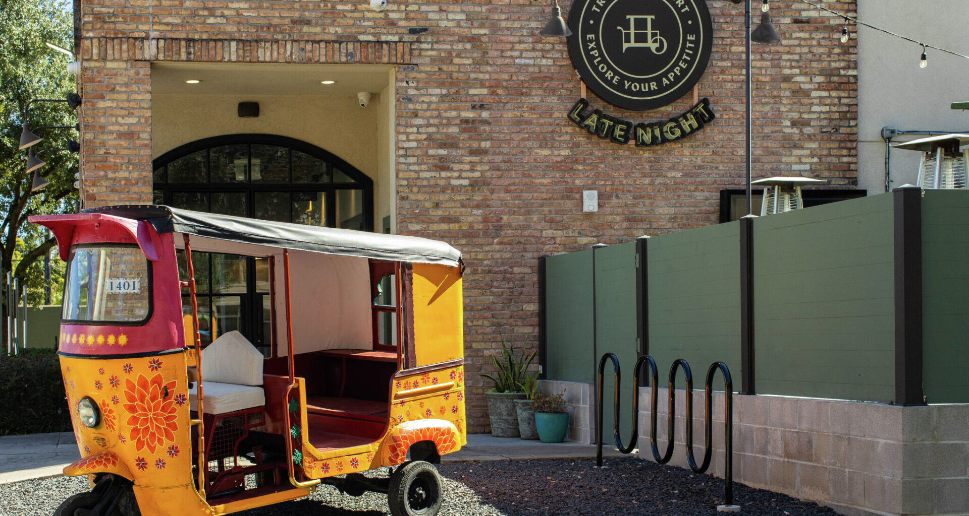Texas restaurant involved in suspected familicide to close