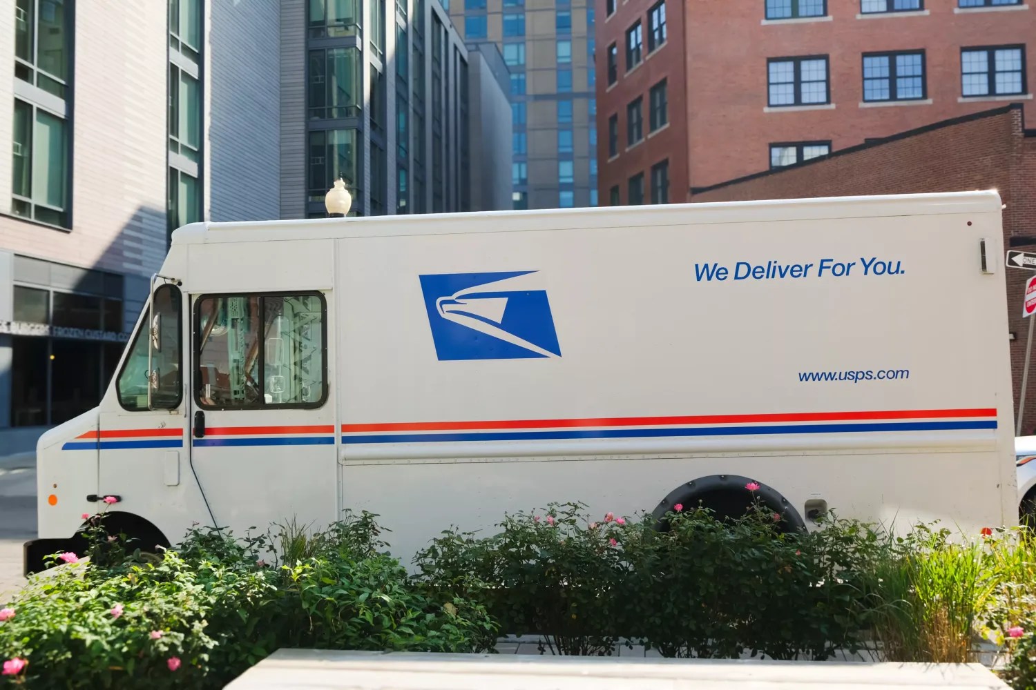 DFW postal workers call for reforms following heat-related death