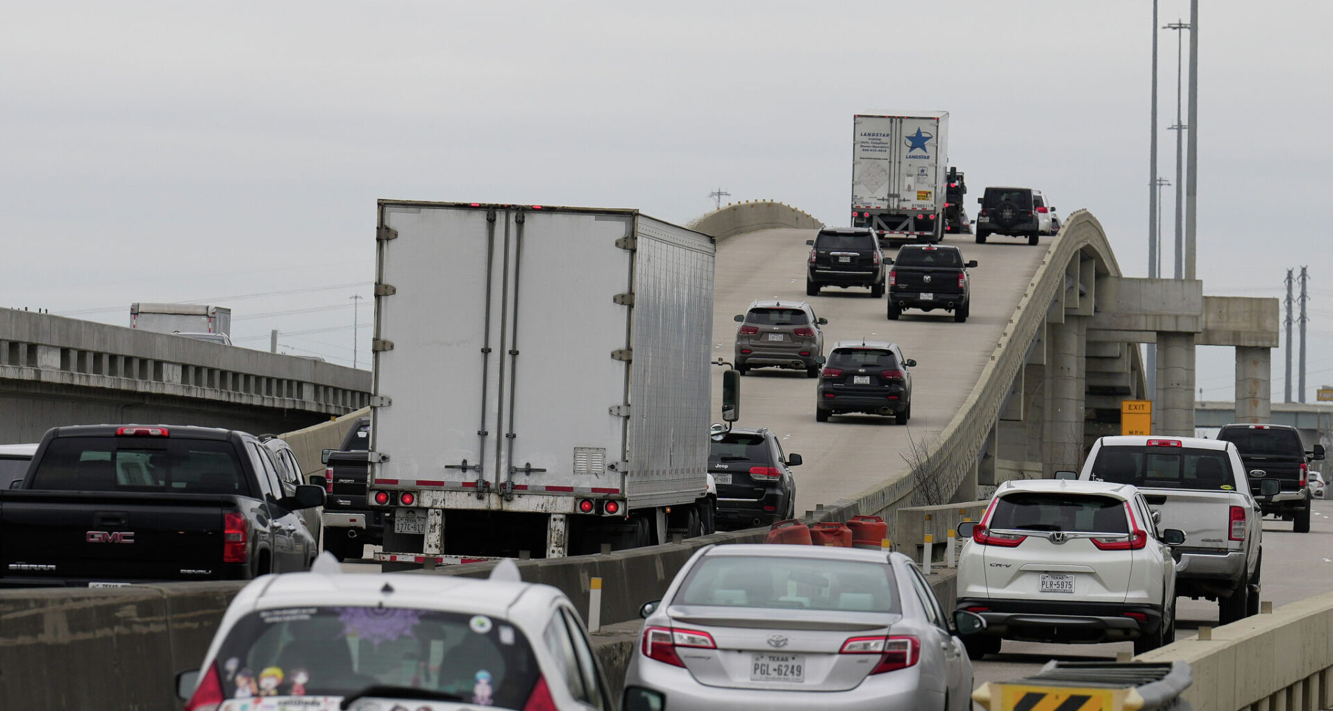 Critical roadwork near I-45 and Texas beaches delayed