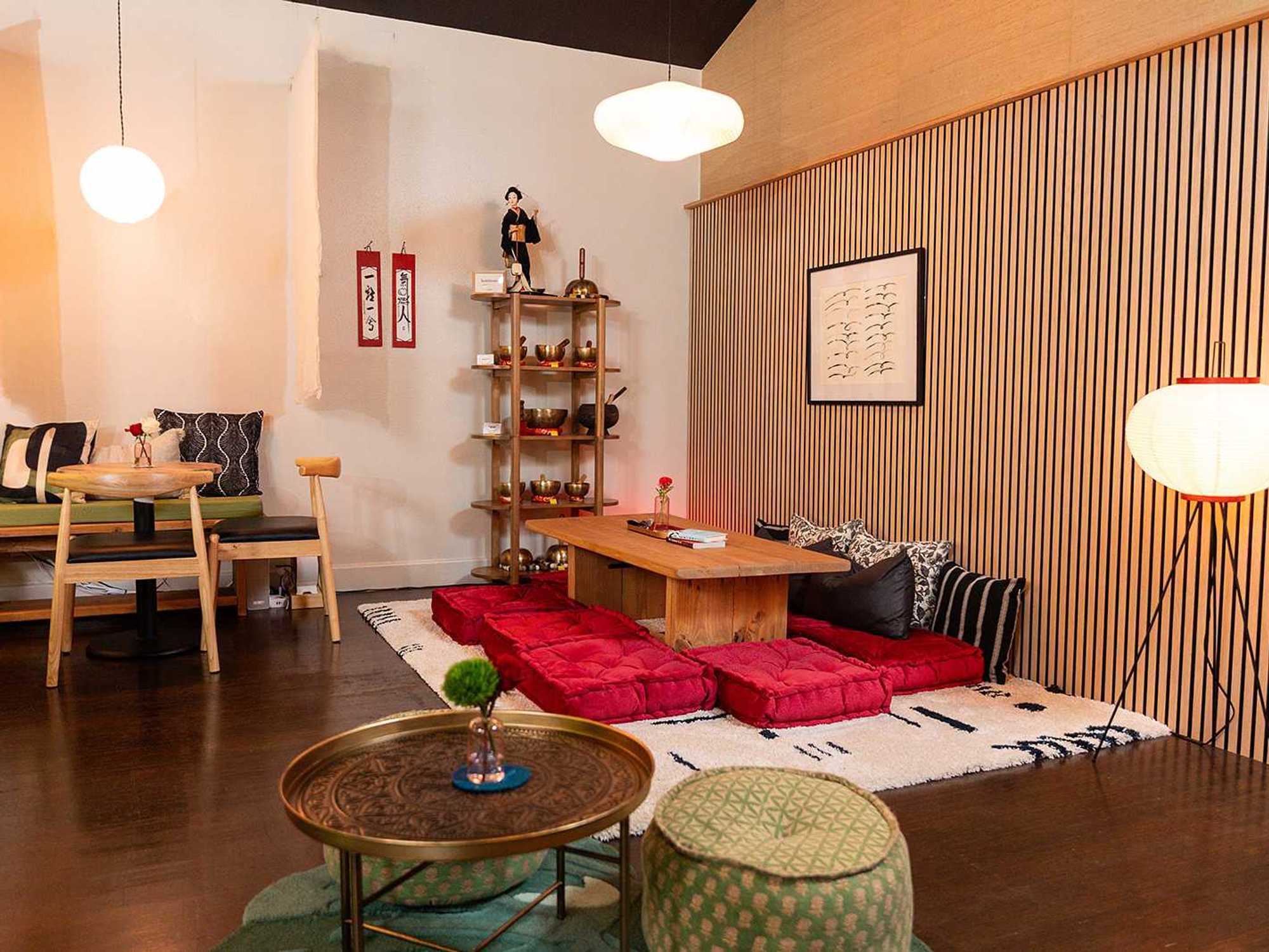Moment of Tea interior