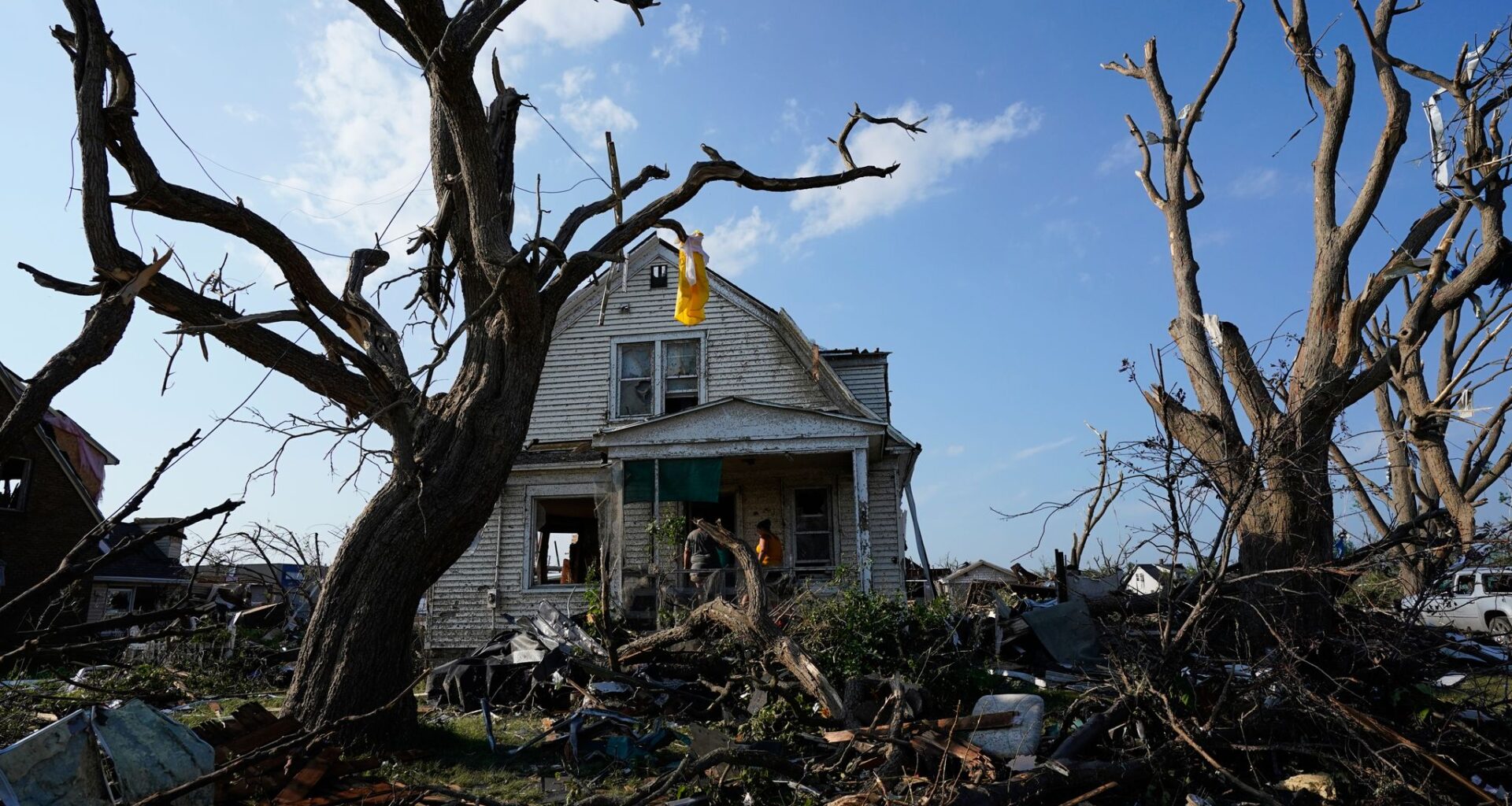 Tornado that carved a path of destruction in Wisconsin stayed on the ground for more than 20 minutes
