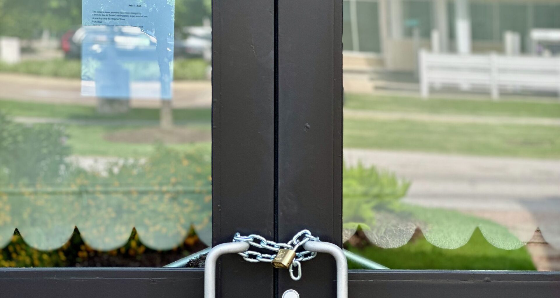 Embattled Texas restaurant to relocate after lockout