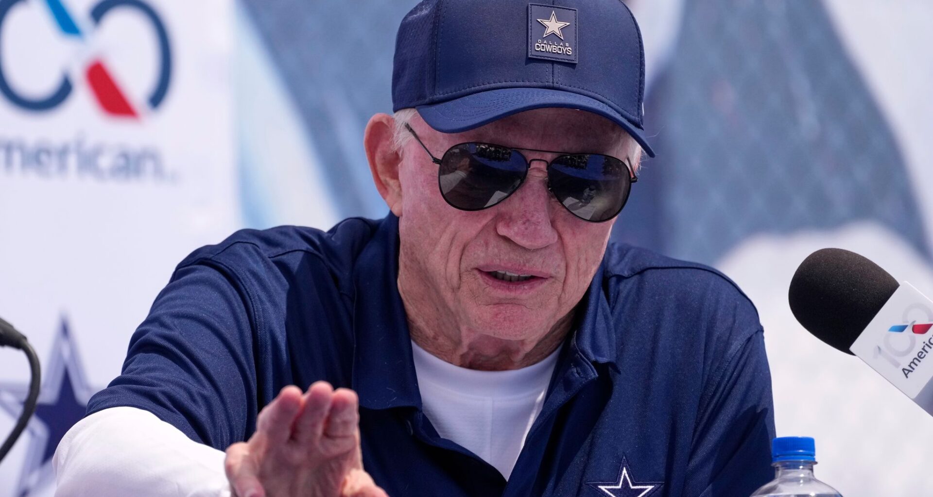 Jerry Jones and Dallas Cowboys arrive at training camp without off-field distractions
