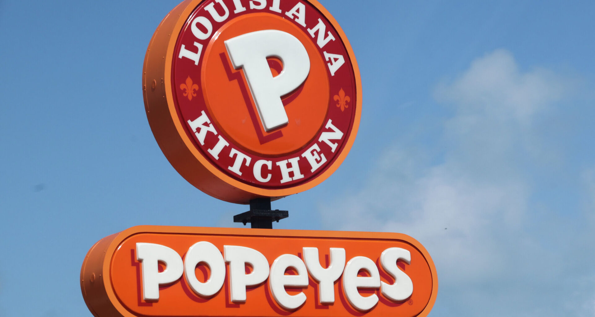Video claims Texas Popeyes put condom in customer's chicken