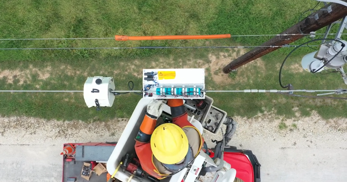 New device being developed at UT Austin to help spot problems on power grid