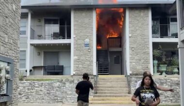Residents recall moments of panic as flames tore through Northwest Side apartment complex