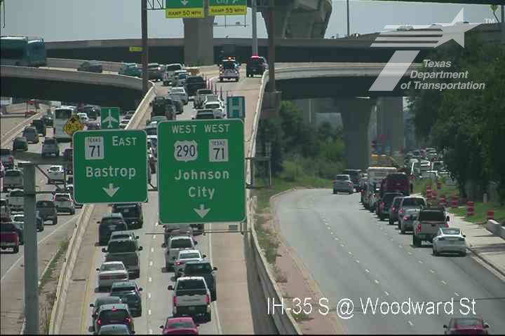 Motorcycle death on I-35 sparks heavy traffic delays in Austin