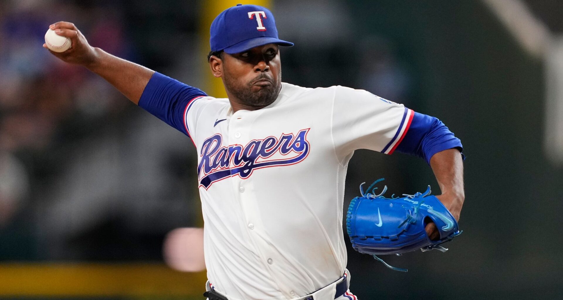 Joc Pederson hits first 2 of Rangers' 4 homers in 7-3 win over Mariners to take key AL West series