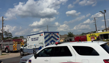 Man rescued after falling into manhole in North Harris County