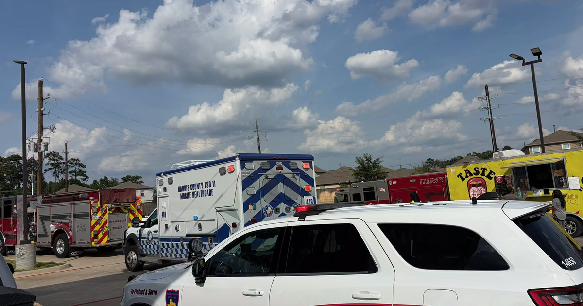 Man rescued after falling into manhole in North Harris County