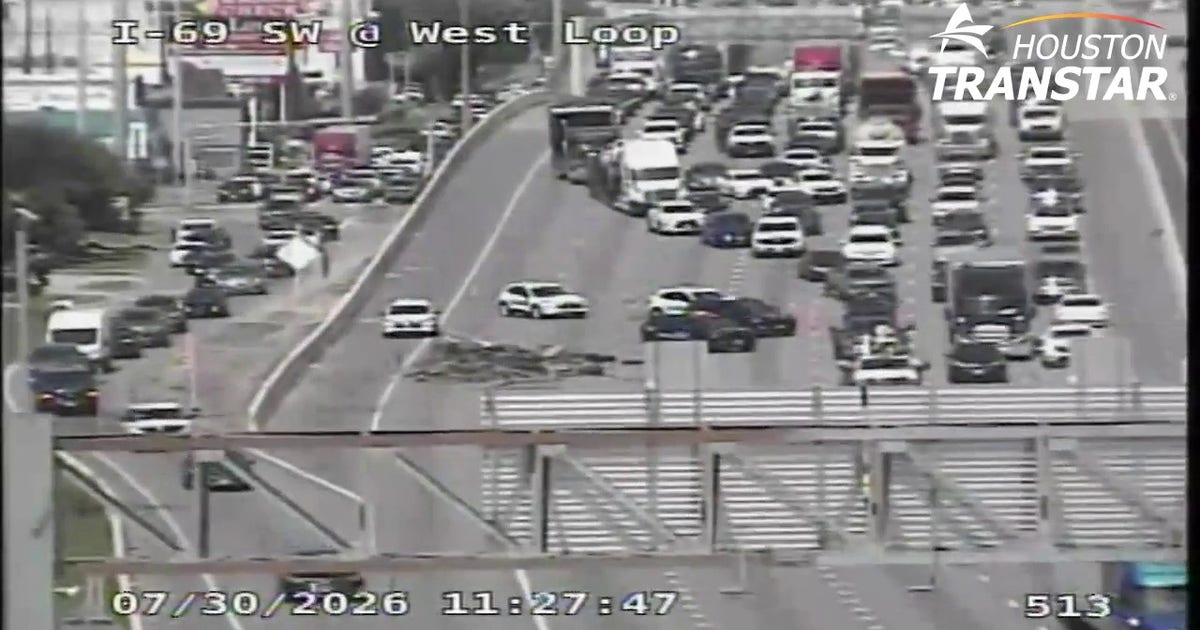 Houston traffic: Lanes closed on I-59 northbound at Chimney Rock due to crash