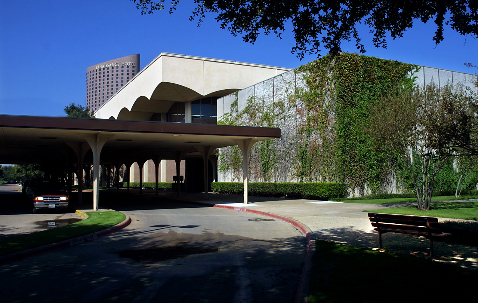Crow Holdings data center may spell end for Dallas' Market Hall