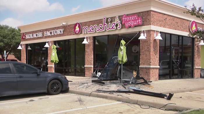 Vehicle crashes into Menchie's Frozen Yogurt in northwest Harris County