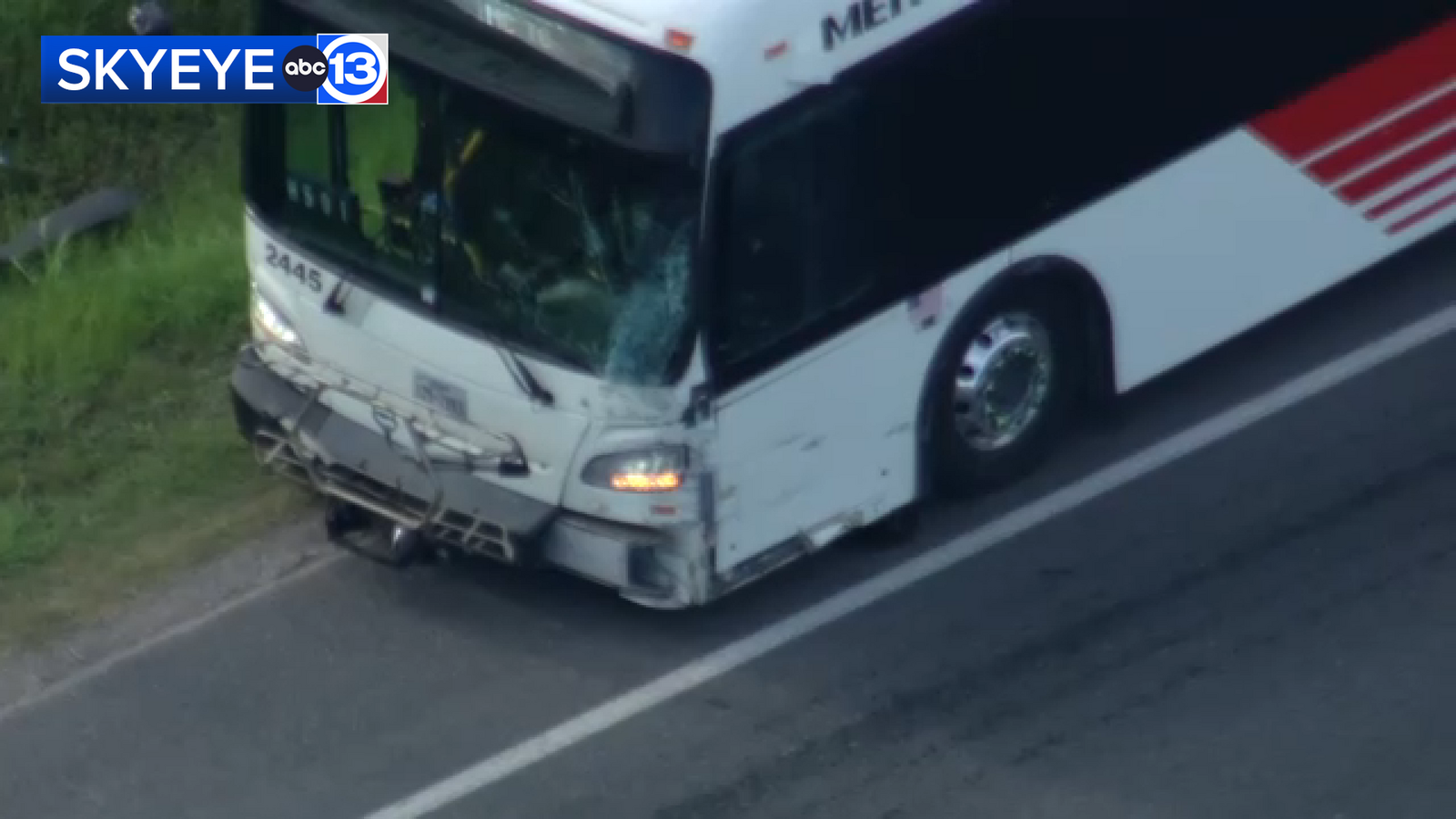 METRO bus involved in multi-vehicle crash, 7 people taken to hospitals, HFD says