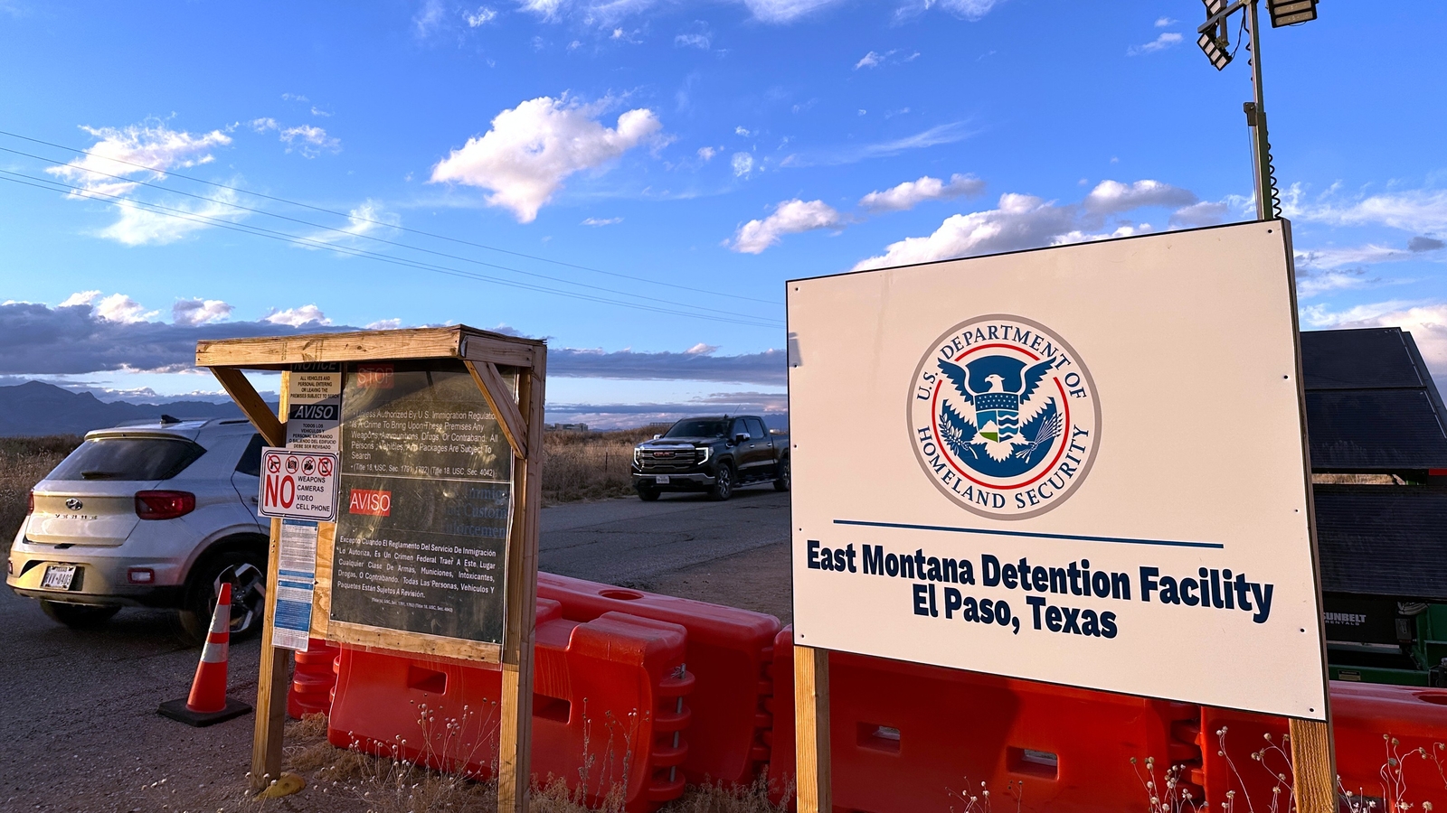 ICE extends no-bid contract for major detention center in Texas, rejecting calls for closure