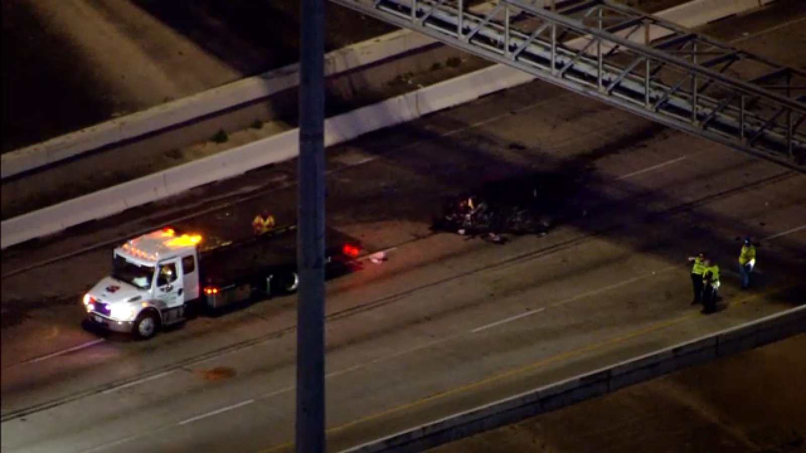 West Beltway crash: 1 killed in 18-wheeler wreck on W. Sam Houston Tollway southbound near Westheimer, Pct 5 says; lanes reopened