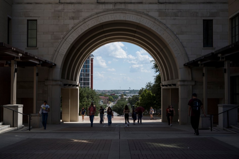 Higher ed agency braces for 3% spending cut on leaders’ orders