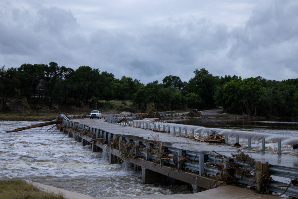 Heavy rains cause flood damage in southern Texas