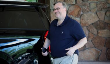 Reid Hoffman gives $10 million to pro-Talarico super PAC