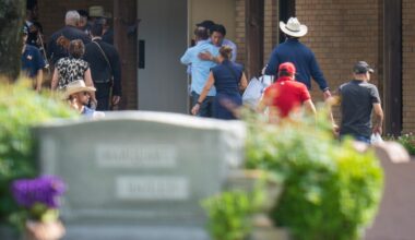 Houston community gathers to mourn man killed by ICE