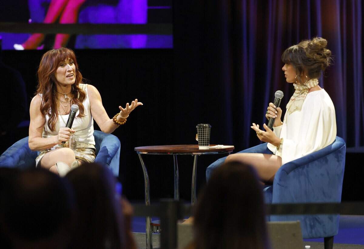 NASHVILLE, TENNESSEE - MARCH 19: Jo Dee Messina and Ella Langley speak at the Omni Nashville Hotel on March 19, 2026 in Nashville, Tennessee. (Photo by Jason Kempin/Getty Images)
