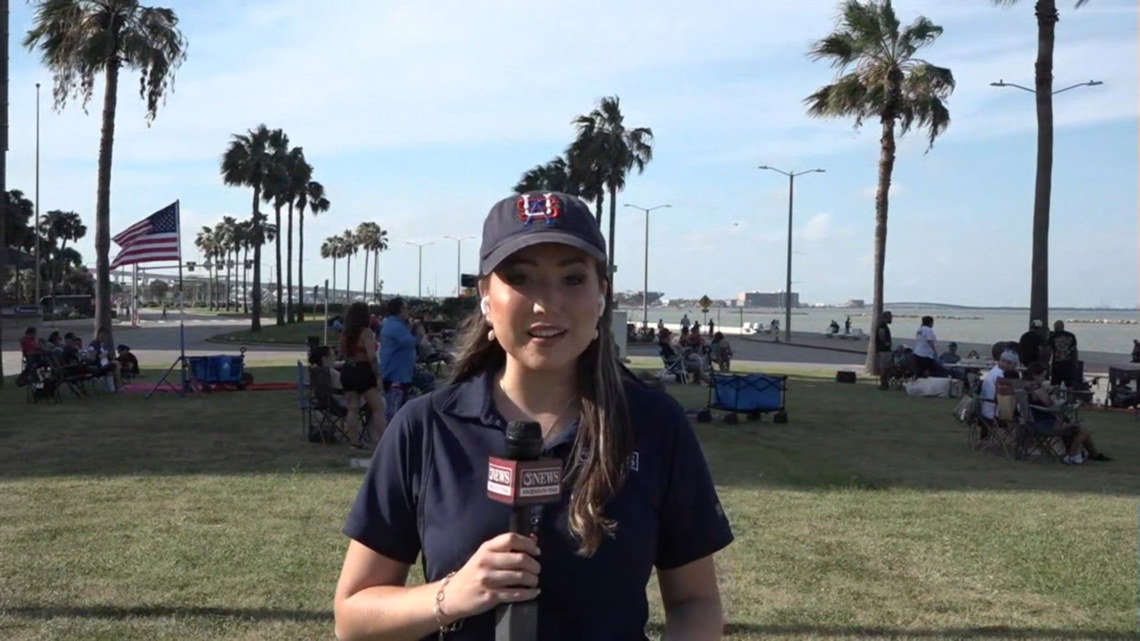 Crowds fill downtown Corpus Christi ahead of Mayor’s Big Bang Celebration