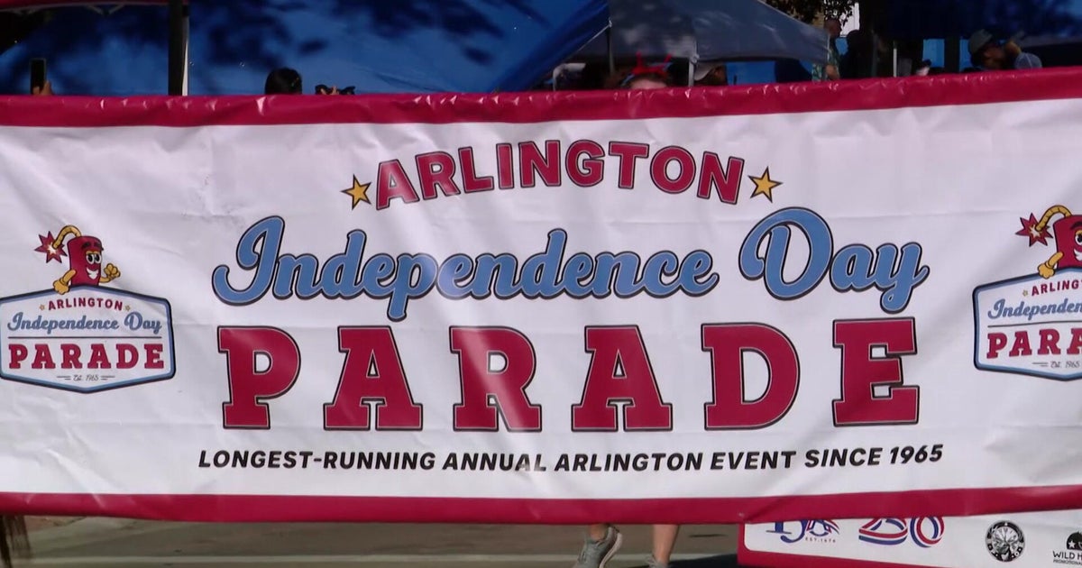Nearly 75,000 people brave the heat for Arlington's 6nd annual Independence Day Parade