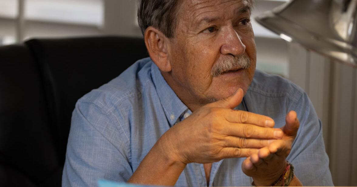 Beloved El Paso author Benjamin Alire Sáenz dies at 71 | Local News
