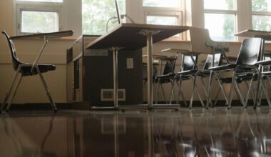 Largest Texas School Districts Adopt Deficit Budgets for Next Year Amid Legislative Property Tax Debates | Education