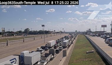 Downed power line shuts down highway in Temple, Texas