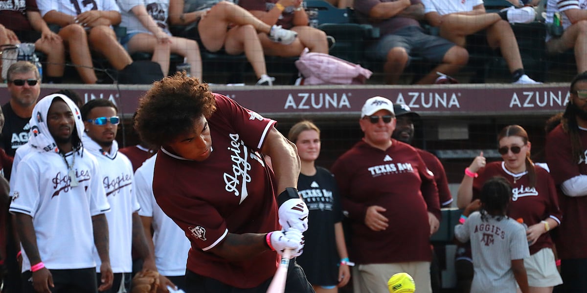 Texas A&M football ends summer with celebrity softball game