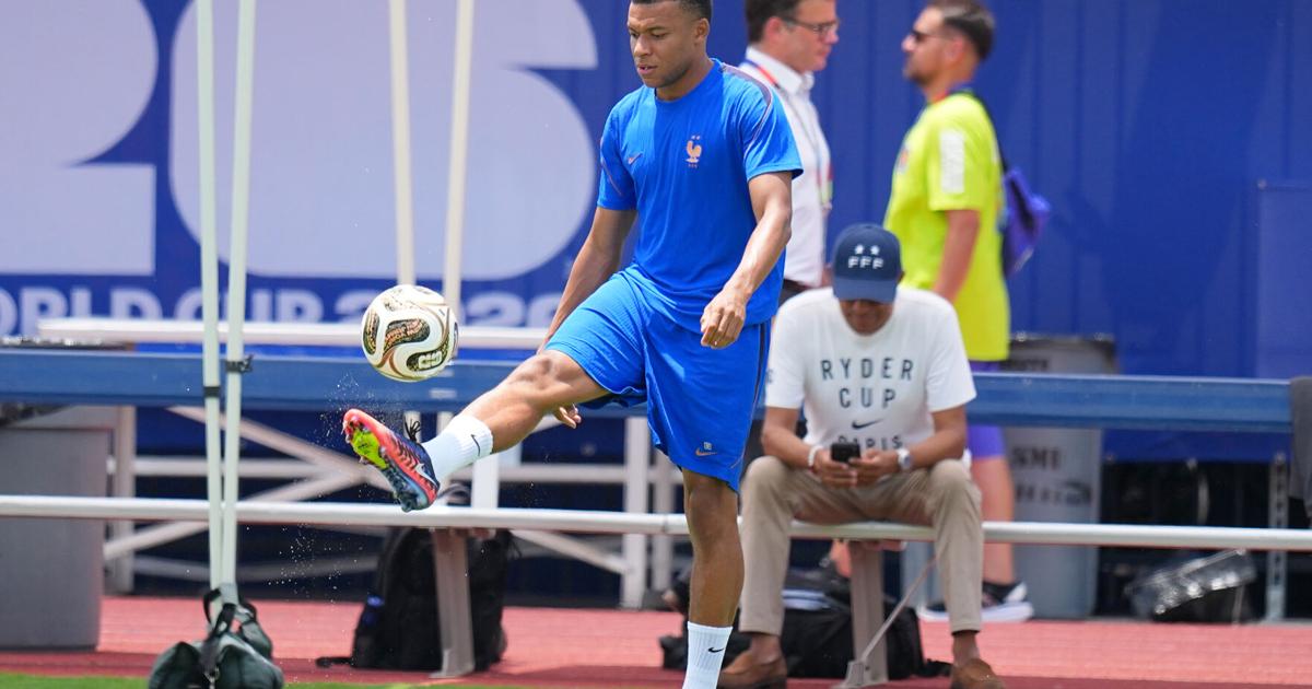 Spain takes 1-0 halftime lead over France on Oyarzabal penalty in World Cup semifinals | Nation & World