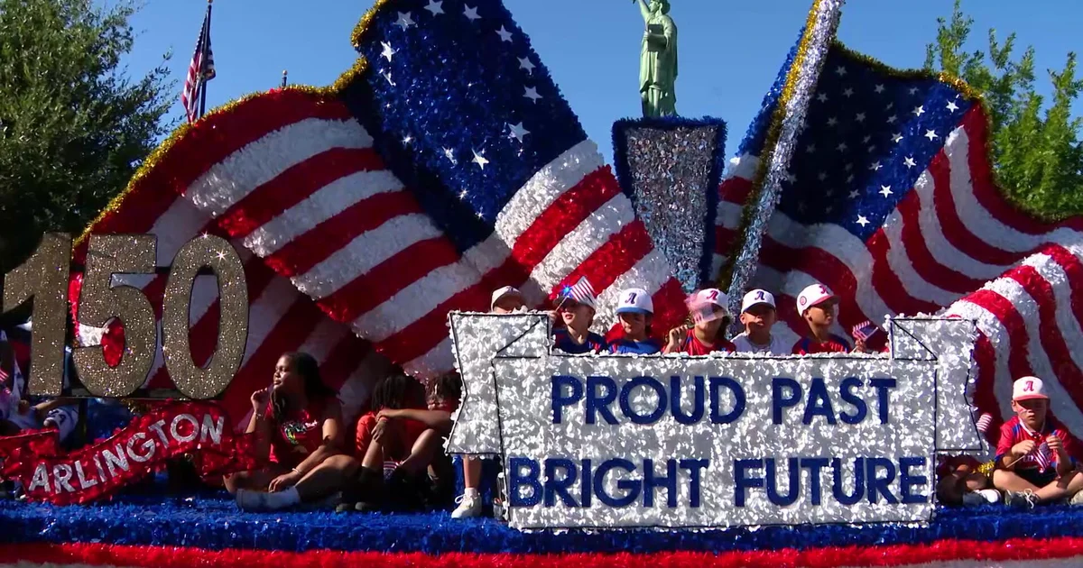Thousands gather in Arlington for the annual Independence Day Parade