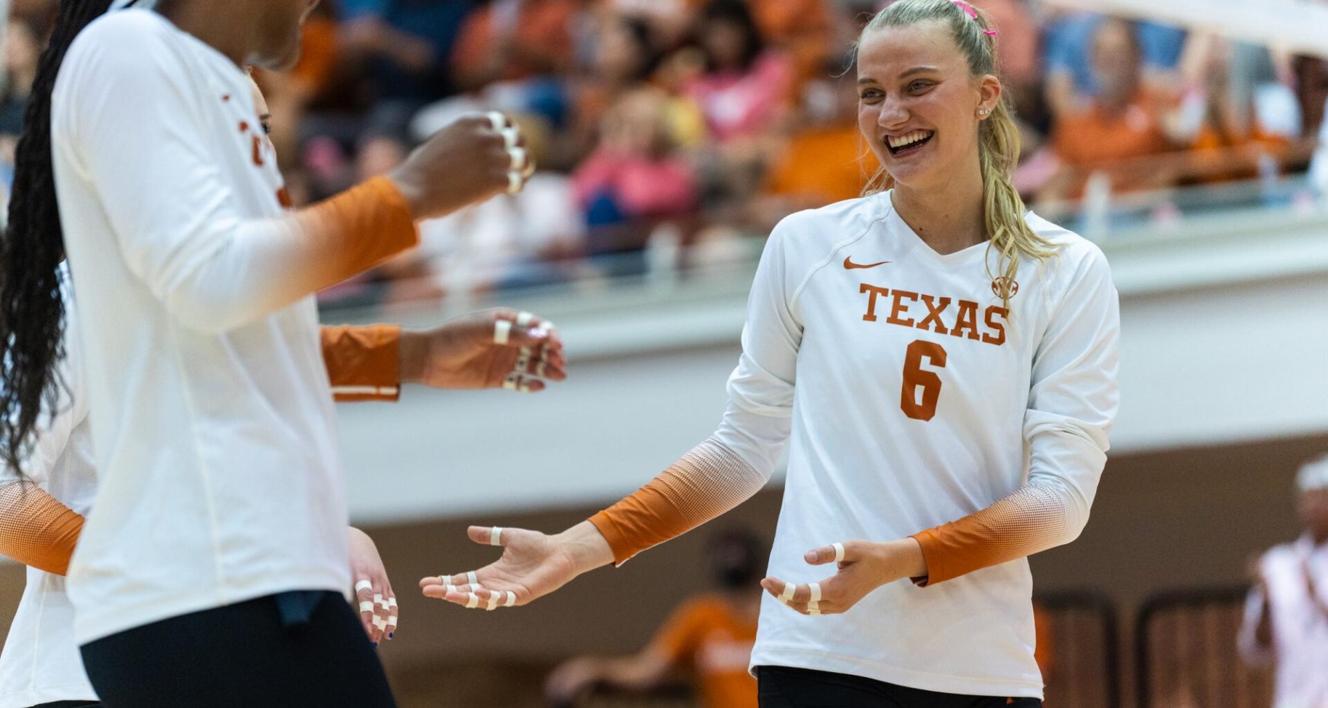 Four gold medals could help Texas volleyball get head start on team chemistry – The Daily Texan