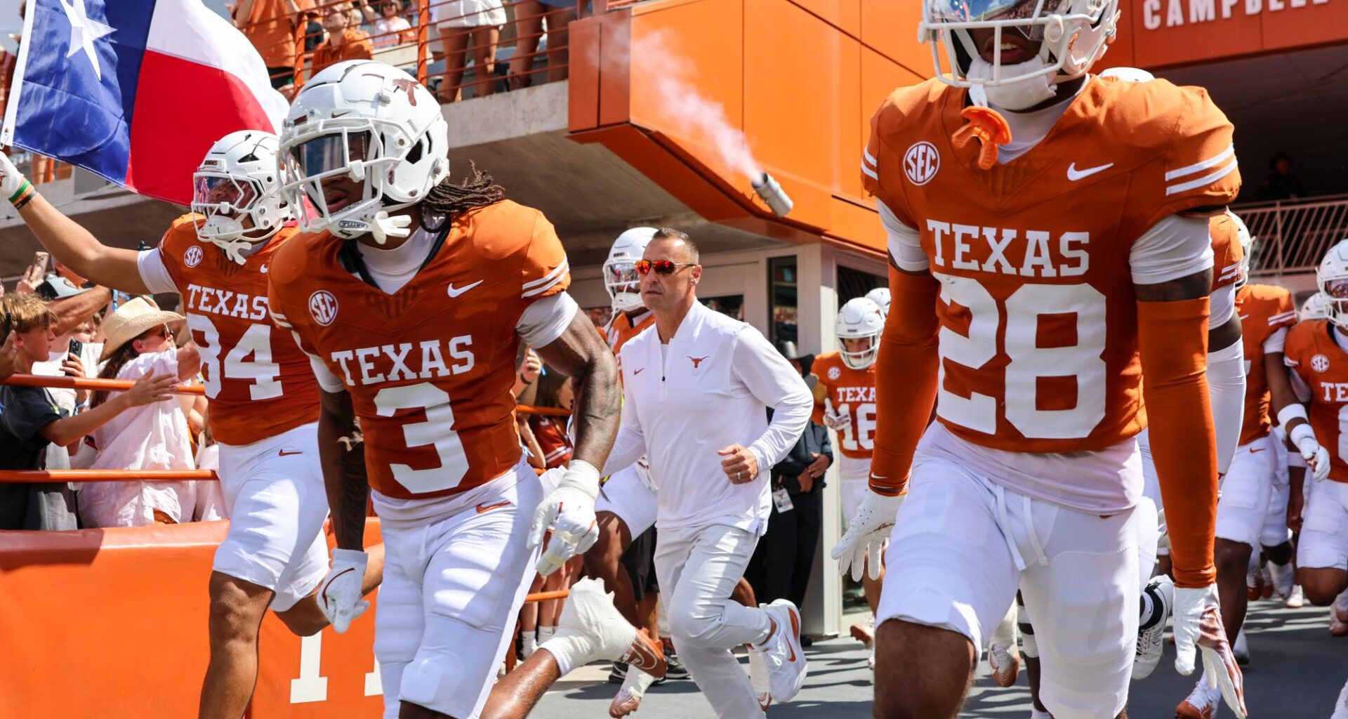 Texas’ 2027 recruiting class breaks into top 5 with commitment of 5-star offensive tackle – The Daily Texan
