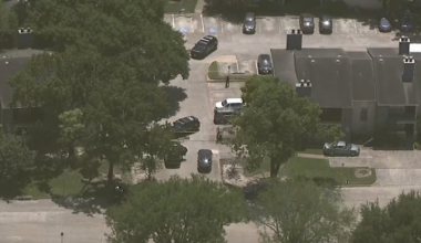 Woman dead after shooting at Clear Lake apartment complex