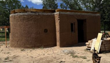 We Built Our Texas Home Out of Sand and Straw—and We Rarely Need AC