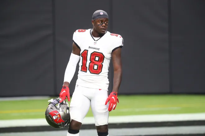 Oct 25, 2020; Paradise, Nevada, USA; Tampa Bay Buccaneers wide receiver Tyler Johnson (18) against the Las Vegas Raiders at Allegiant Stadium. Mandatory Credit: Mark J. Rebilas-USA TODAY Sports