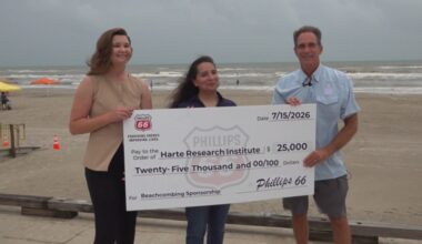 Harte Research Institute receives $25,000 donation to expand beachcombing education program