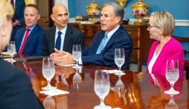 Governor Abbott Meets With U.S. Secretary Of The Air Force | Oficina del Gobernador de Texas