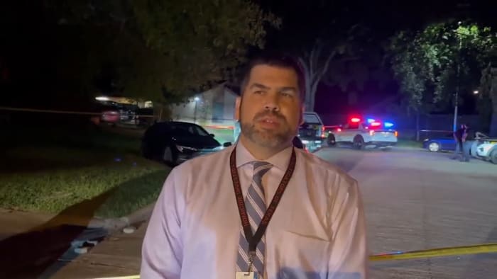 Harris County deputies investigating apparent murder-suicide of married couple at Cypress home